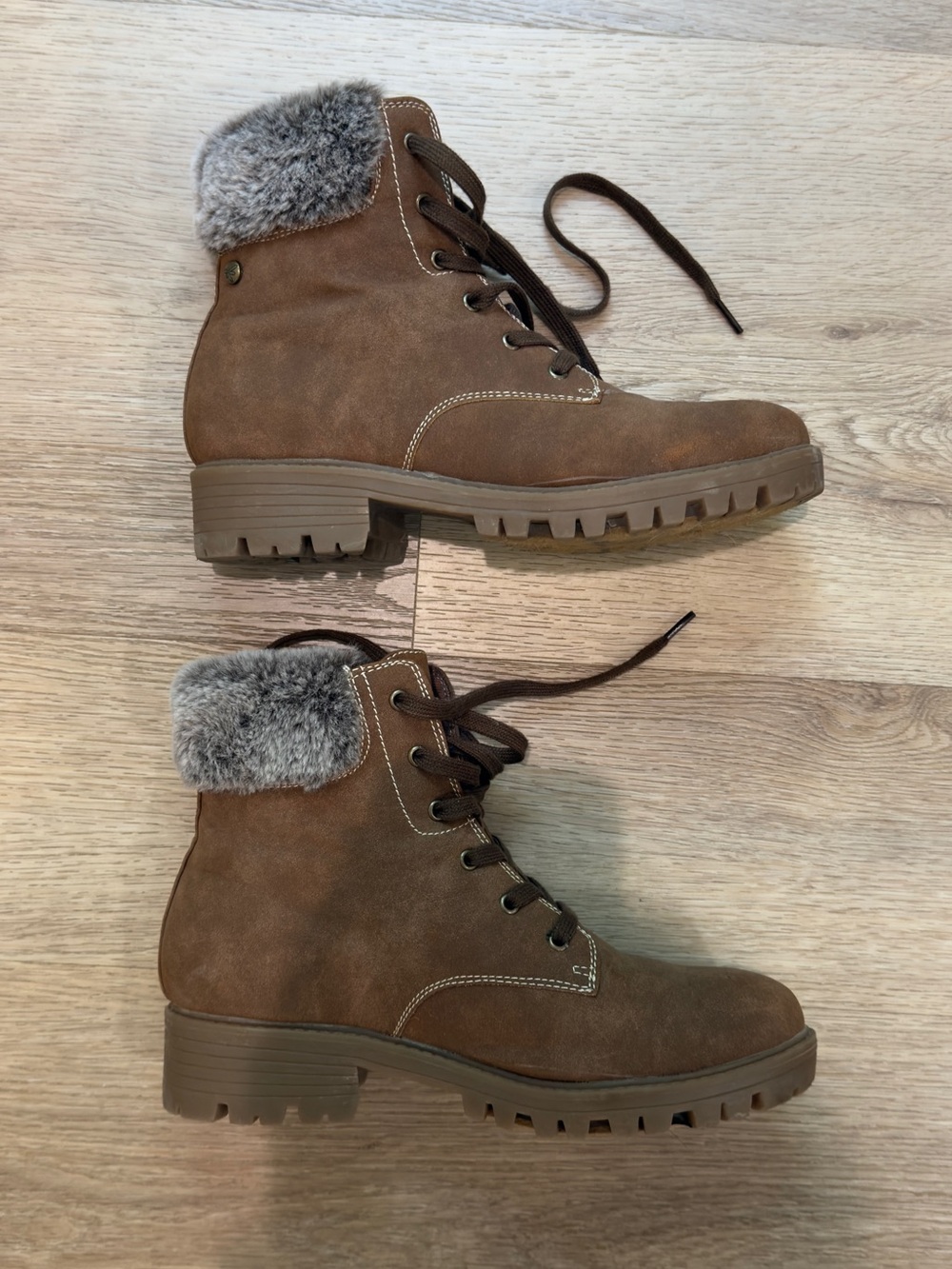 Women’s Brown Faux Fur Collar Lace-Up Boots